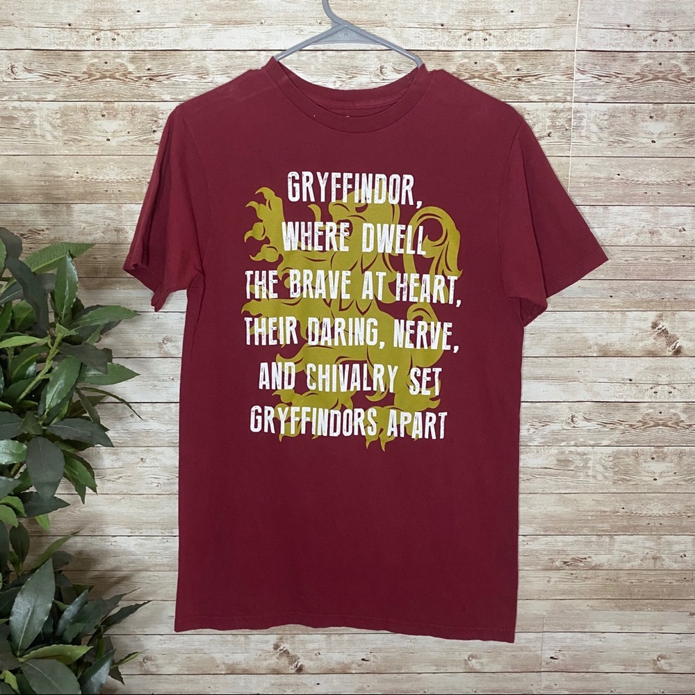 NWOT Harry Potter Gryffindor Tee